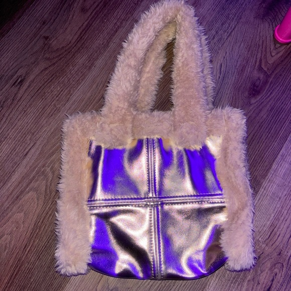 Gold bag - Picture 1 of 2